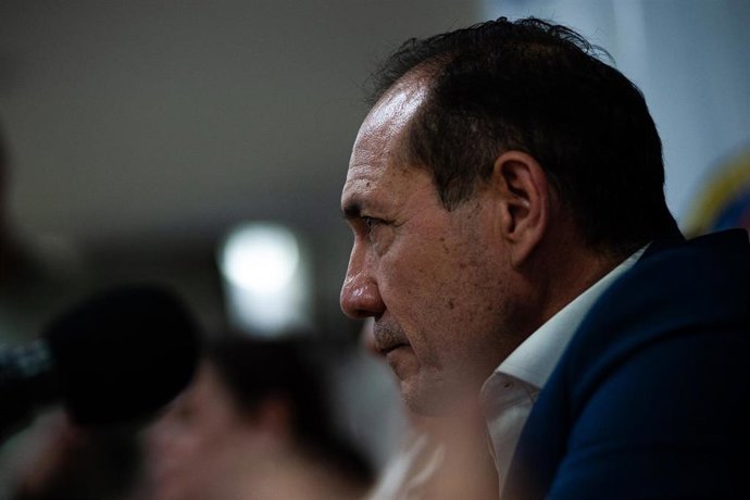 Archivo - El ministro de Trabajo de Colombia, Antonio Sanguino