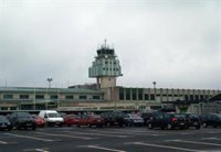 CCOO garantiza su apoyo a la plantilla de Ryanair por el cierre de Santiago y UGT rechaza los recortes