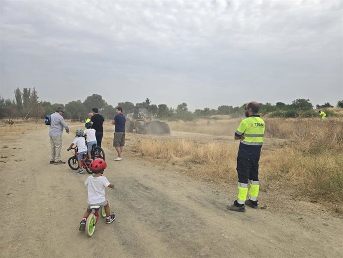 Colocan vallas en el barrio de Montecarmelo.