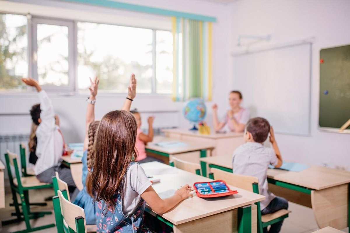 Más becas, escuela rural, centros y profesores y avance de la gratuidad en 2-3 años, claves del curso escolar en C-LM