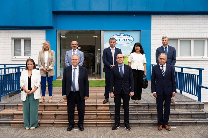 Jordi Hereu, en su visita a Central Lechera Asturiana