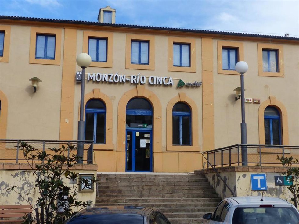 El Ayuntamiento de Monzón (Huesca) requiere a ADIF mejoras en la estación de tren