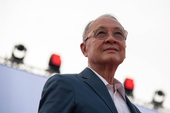 Archivo - Chaikasem Nitisiri, candidato a primer ministro por el partido tailandés Pheu Thai. 