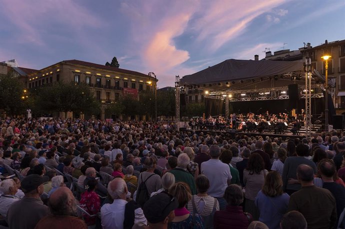 Archivo - Concierto en la Plaza del Castillo.