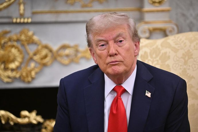 3 de setembro de 2025, Varsóvia, Varsóvia, Polônia: 3 de setembro de 2025, Washington, EUA: O presidente dos EUA, Donald Trump, e o presidente Karol Nawrocki, da República da Polônia, participam de uma reunião no Salão Oval da Casa Branca em Washington, D