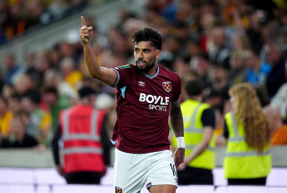 El jugador del West Ham Lucas Paquetá celebra un gol en la Carabao Cup.