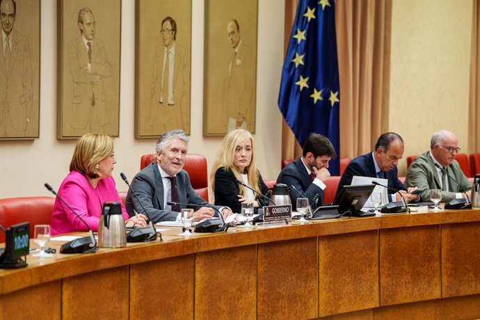 O Ministro do Interior, Fernando Grande-Marlaska, comparece, a seu próprio pedido, à Comissão do Interior, no Congresso dos Deputados, em 4 de setembro de 2025, em Madri (Espanha). Durante seu comparecimento, ele informou sobre o desempenho de seu De
