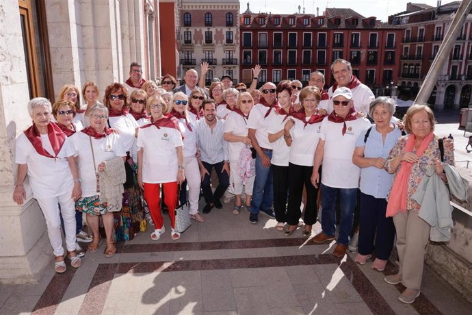 Más de 550 mayores de 65 años se suman a la 'Peña con Solera', la gran novedad de las fiestas de Valladolid.