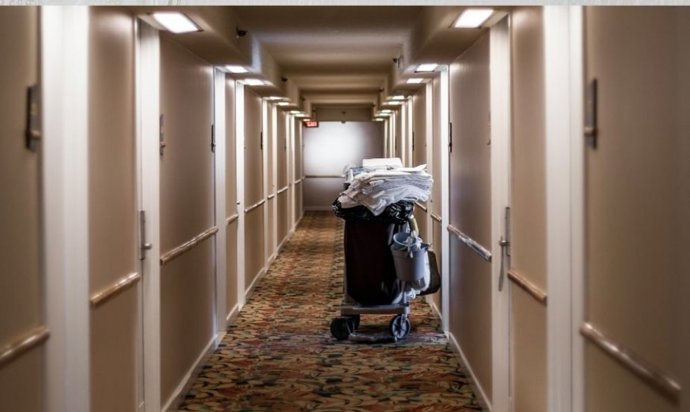 Una camarera de hotel revela lo que pasa cuando dejas propina: "Los beneficiados son otros"