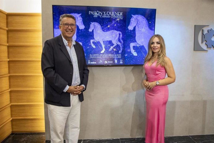 La delegada de Turismo de la Diputación, Narci Ruiz, y el presidente de Córdoba Ecuestre, Rafael Blanco.