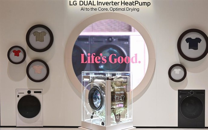 Máquina de lavar LG em exposição na IFA 2025 em Berlim (Alemanha)