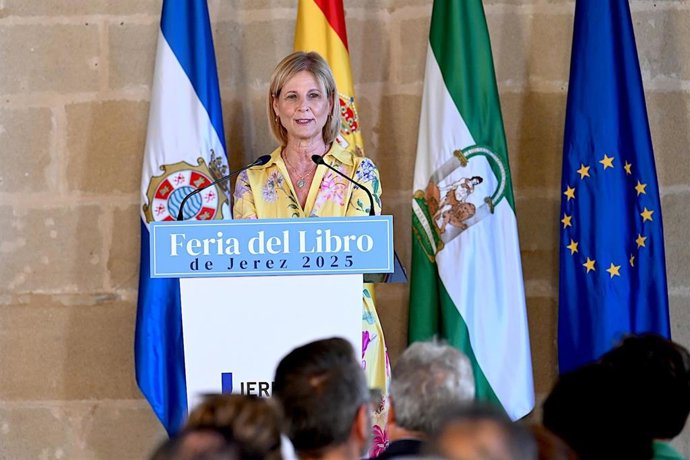La alcaldesa de Jerez, María José García-Pelayo, presenta la Feria del Libro 2025