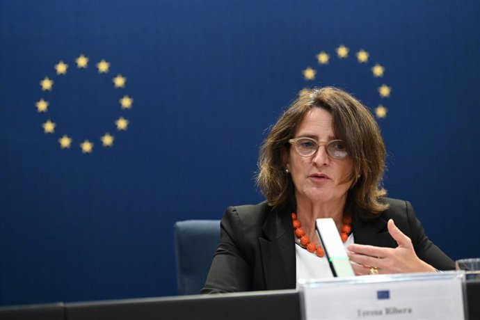 Archivo - 14 July 2025, China, Beijing: Teresa Ribera, EU Commissioner for Competition Policy and Green Transition and Vice-President of the Commission, speaks to journalists during a press conference in Beijing. Ribera spent two days in Beijing discussin