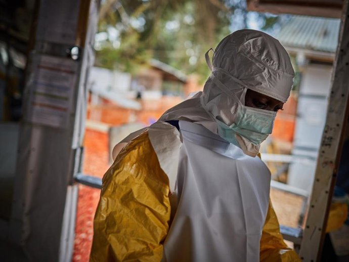 La OMS confirma un brote de ébola en RDC tras registrar 15 muertes y 28 casos.