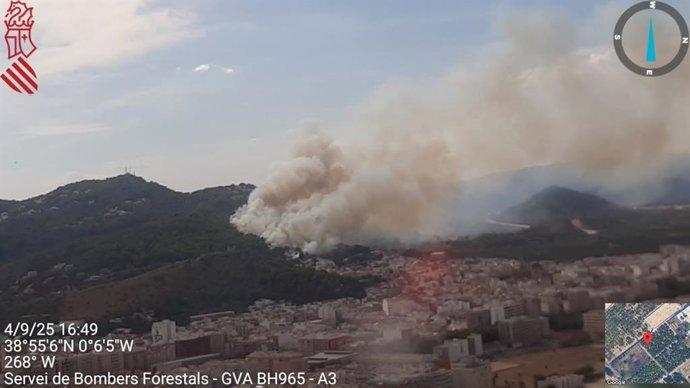 Emergències establix la situació 1 del PEIF per un incendi de vegetació a Oliva.