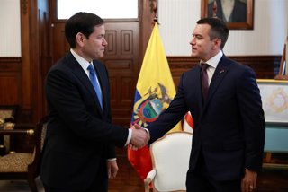 El presidente de Ecuador, Daniel Noboa, con el secretario de Estado estadounidense, Marco Rubio