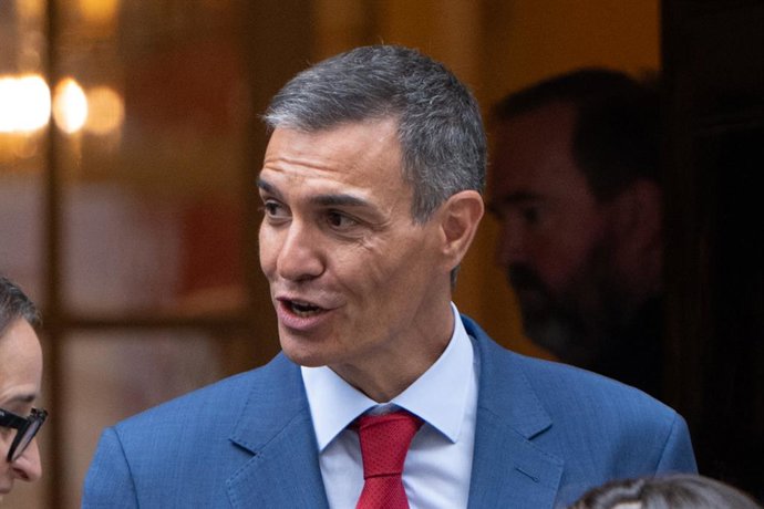 El presidente del Gobierno, Pedro Sánchez, a su salida de la residencia oficial del primer ministro británico, a 3 de septiembre de 2025, en Londres (Reino Unido). Sánchez ha viajado a Londres para reunirse con el primer ministro de Reino Unido y realizar