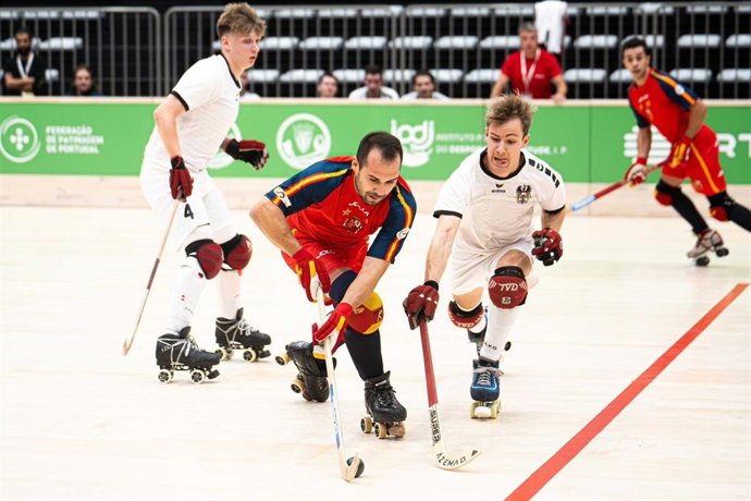 Sergi Aragonès, durante un partido con la selección española de hockey patines.