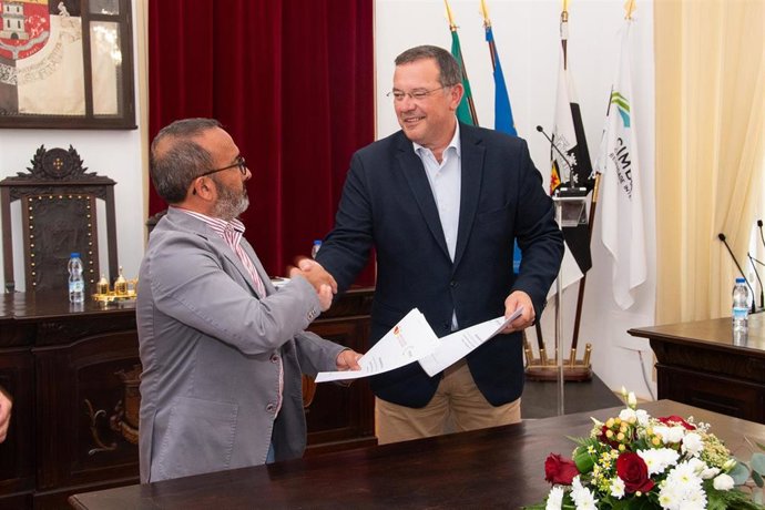 El presidente de la Diputación Provincial de Cáceres, Miguel Ángel Morales y el Presidente de la Comunidade Intermunicipal da Beira Baixa (CIMBB), João Manuel Ventura Grilo de Melo Lobo, formalizan su colaboración