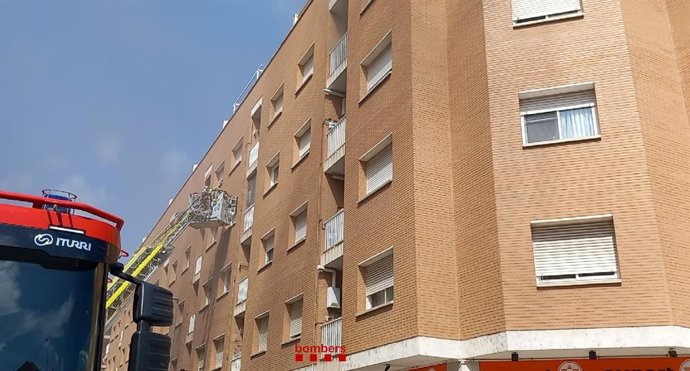 Edificio donde estaba el local en el que se ha producido el incendio