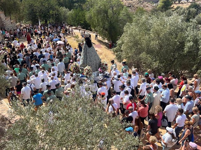 La Virgen de la Fuensanta saliendo del Santuario