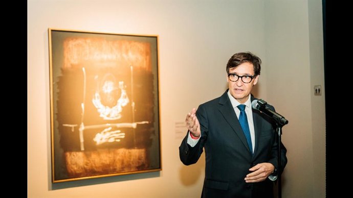 Illa en l'acte inaugural de la mostra