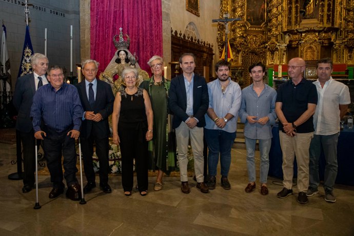 El presidente de la Diputación, Salvador Fuentes (tercero por la izda.), en la conferencia sobre la restauración de la Virgen del Socorro