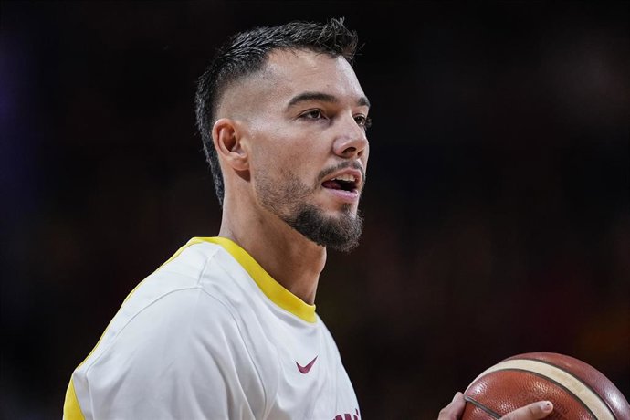 Willy Hernangómez, durante un calentamiento con la selección española.