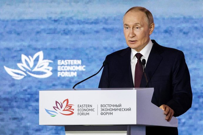 El presidente de Rusia, Vladimir Putin, da un discurso ante el Foro Económico del Este en la ciudad de Vladivostok
