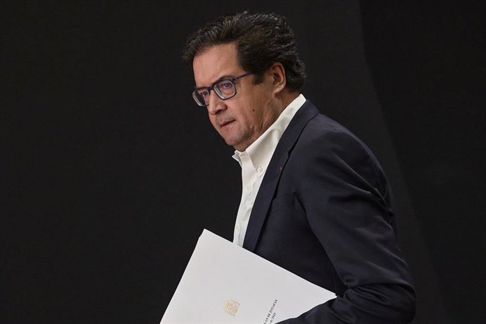 El ministro para la Transformación Digital y de la Función Pública, Óscar López, presenta en la sede del Ministerio el último balance del Plan contra las estafas telefónicas y por SMS del Gobierno de España, cuyas primeras medidas entraron en vigor el pas