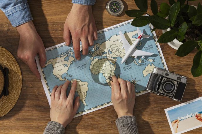 Archivo - El 70% de los españoles tiene previsto viajar este verano con un gasto medio que supera los 1.100 euros por persona