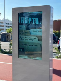 El PSPV denuncia mensajes difamatorios contra el presidente del Gobierno en los paneles informativos del Ayuntamiento de Castelló en la playa