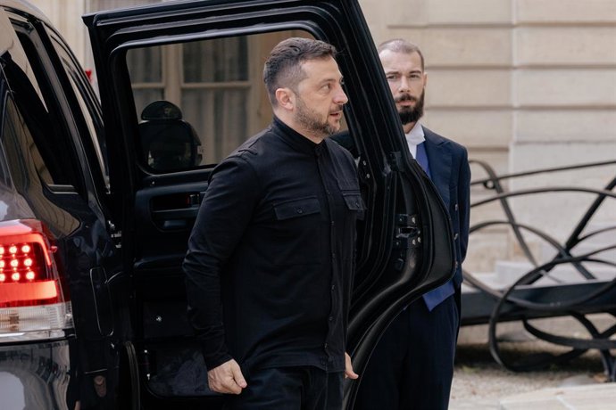 September 4, 2025, Paris, France, France: Ukraine s President Volodymyr Zelensky arrives at the Elysee presidential Palace to attend the Coalition of the Willing Summit. European leaders and Ukrainian President Volodymyr Zelensky meet in a new effort to p