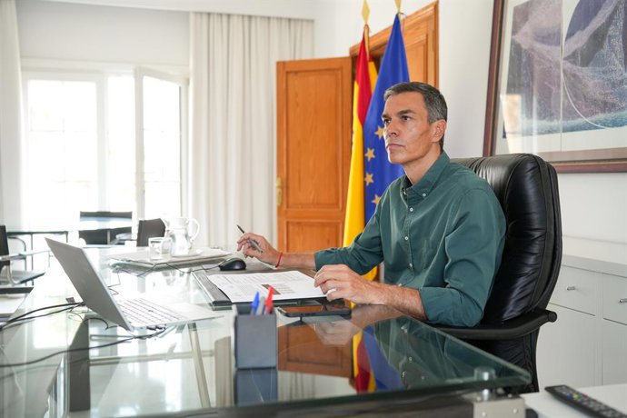 El presidente del Gobierno, Pedro Sánchez, preside la reunión del Comité Estatal de Coordinación (CECOD) contra los incendios, a 21 de agosto de 2025, en Madrid (España).