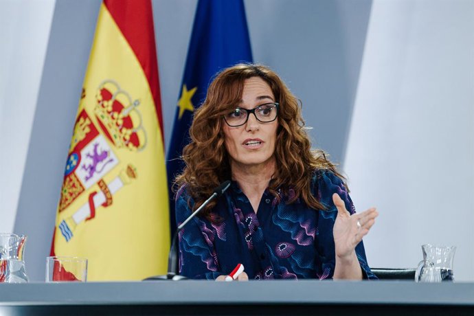 Archivo - A Ministra da Saúde, Mónica García, durante uma coletiva de imprensa após a reunião do Conselho de Ministros, no Palácio La Moncloa, em 11 de março de 2025, em Madri (Espanha). O governo aprovou hoje a proposta de 39 milhões de euros da Adif par