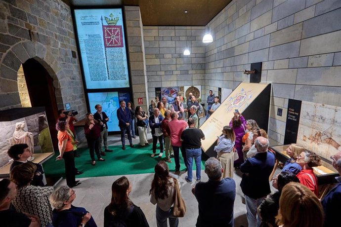 La consejera Esnaola inaugura la exposición Carlos III de Navarra, el rey del buen gobierno (1387-1425).