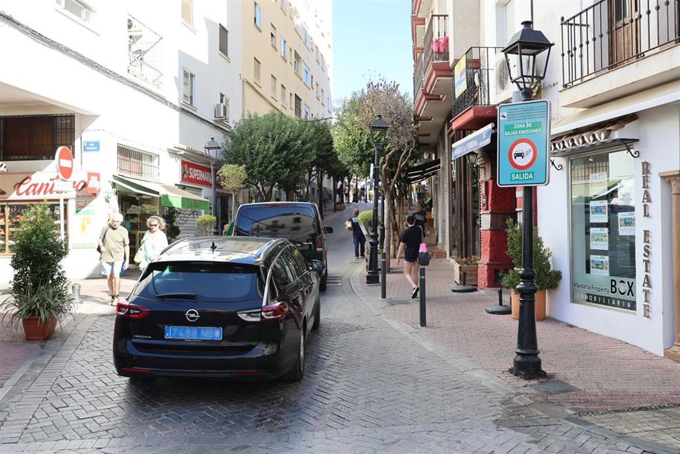 Ayuntamiento de Marbella instala cuatro medidores ambientales previos a la implantación definitiva de la ZBE.