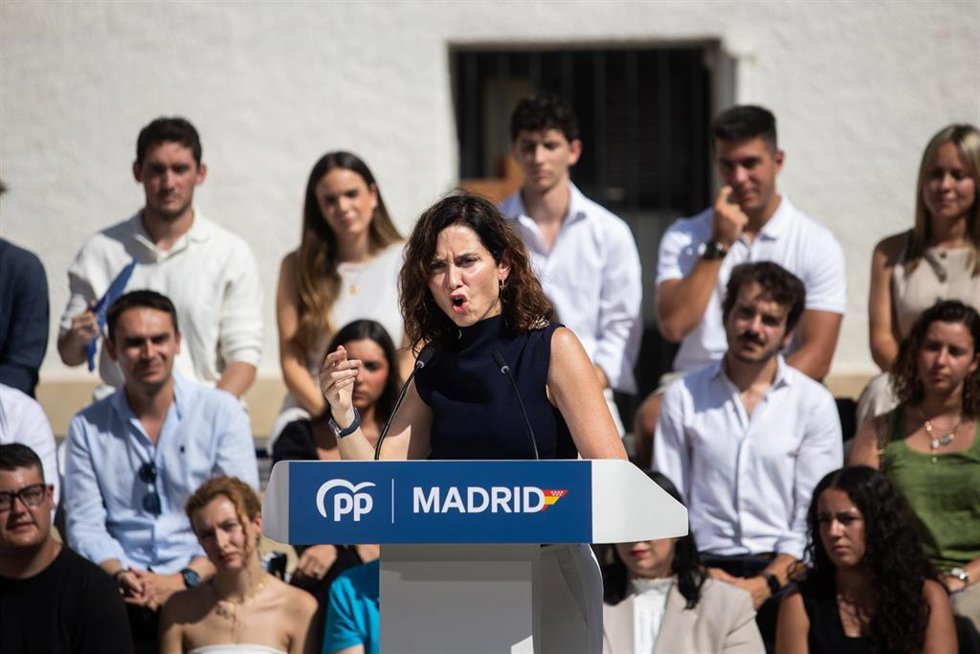 La presidenta del PP regional y de la Comunidad de Madrid, Isabel Díaz Ayuso, interviene en el inicio del curso político del PP de Madrid, a 5 de septiembre de 2025, en Arganda del Rey, Madrid (España). Con estas jornadas, el Grupo Parlamentario Popular