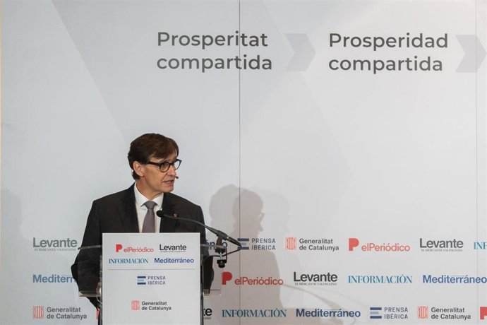 El presidente de la Generalitat de Cataluña, Salvador Illa, durante un desayuno informativo organizado por Prensa Ibérica, en The Westin Valencia