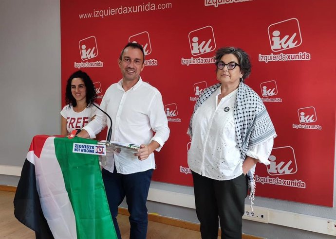 Rueda de prensa del coordinador de IU en Asturias, Ovidio Zapico, y la responsable del área internacional y de solidaridad de IU Asturias, Ana Andrés Ablanedo, para presentar acciones contra el equipo israelí de La Vuelta.