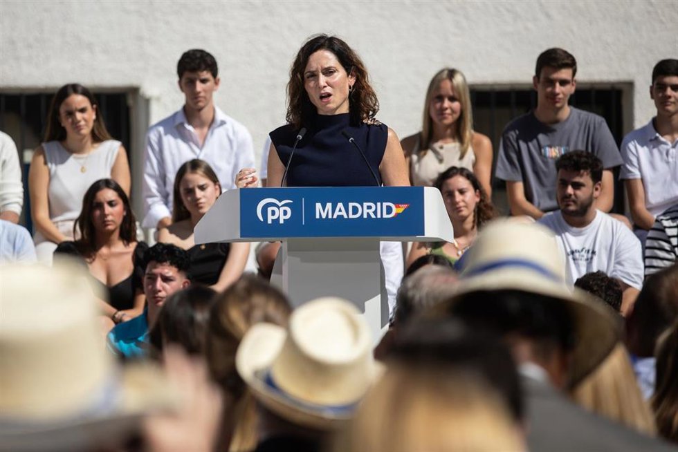 La presidenta del PP regional y de la Comunidad de Madrid, Isabel Díaz Ayuso, interviene en el inicio del curso político del PP de Madrid, a 5 de septiembre de 2025, en Arganda del Rey, Madrid (España). Con estas jornadas, el Grupo Parlamentario Popular