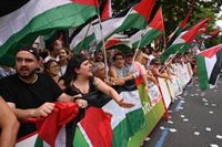 Ayuso censura que "los etarras" sean los que más "jalean" las protestas pro Palestina: "Deberían taparse un poco"