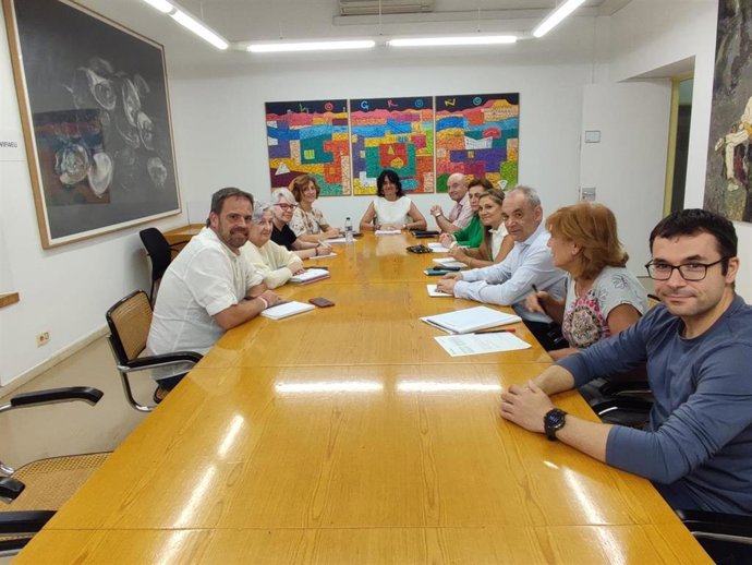 Reunión de la  Mesa contra la Pobreza