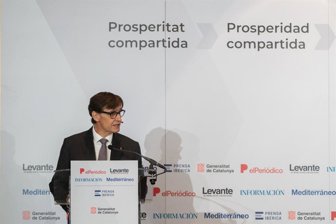 El president de la Generalitat de Catalunya, Salvador Illa, durant un esmorzar informatiu organitzat per Premsa Ibèrica, en The Westin València