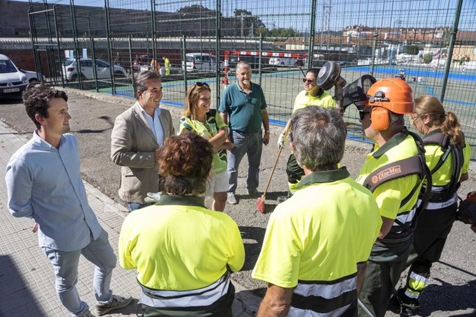 Archivo - Camargo incorpora a 30 desempleados para reforzar las áreas de obras y servicios