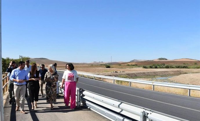 Mercedes Colombo de visita en actuaciones realizadas por la Junta en Espera.