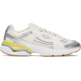 Under Armour presenta su zapatilla 'lifestyle' Sola.