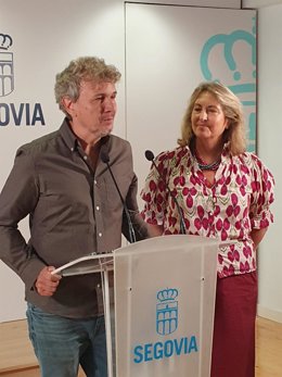 La concejal de Turismo, May Escobar, con el coordinador de evento, Genis Muñoz