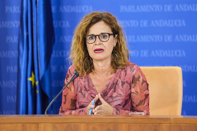 Archivo - La portavoz adjunta del Grupo Por Andalucía, Esperanza Gómez