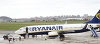 Cantabria negocia con Ryanair y otras aerolíneas para recuperar las cuatro rutas perdidas y tres nuevas